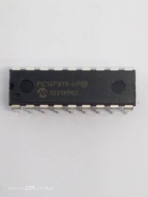 PIC16F819 I/P PDIP-18 8-Bit 20 MHz Mikroişlemci - 1