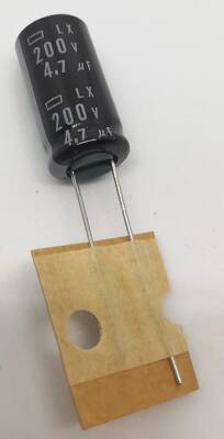 4.7UF 200V Elektrolitik Kondansatör 105C 10X20 RM:5mm - 1